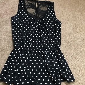 Polkadot sleeveless blouse